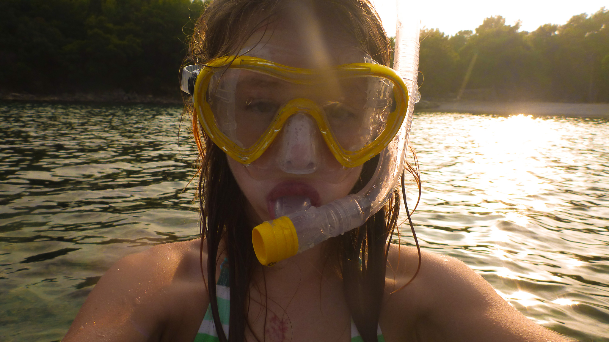 Mädchen mit Taucherbrille
